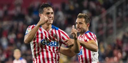 Partido de fútbol de la LigaSmartbank de segunda división Girona Almeria
Bernardo Espinosa Stuani